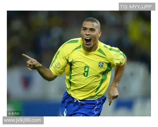 足球明星的魅力瞬间与名字背后的故事揭秘 足球明星的魅力瞬间与名字背后的故事揭秘