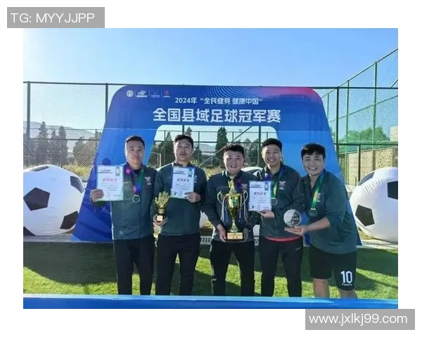 微胖足球明星男生的魅力瞬间展现与风格解析 微胖足球明星男生的魅力瞬间展现与风格解析