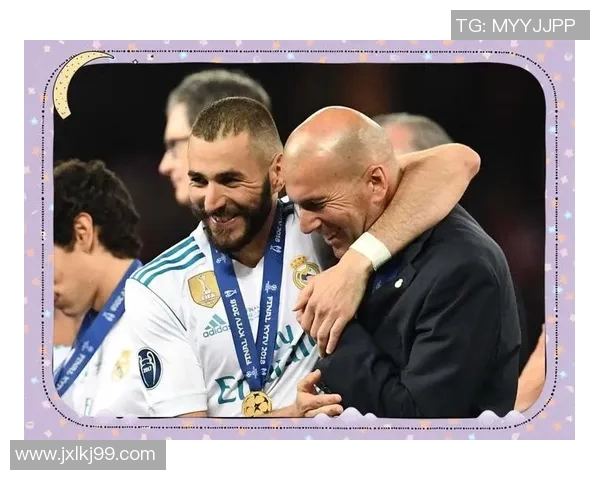 本泽马在足球历史上的传奇地位与影响力探讨 本泽马在足球历史上的传奇地位与影响力探讨